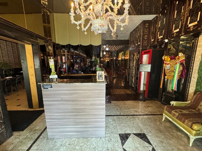 More Photos Of 219 N 21st Ave, Hollywood Storefront Retail Office For Sale
