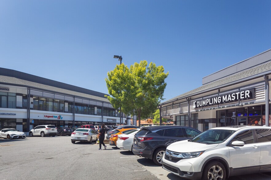 More Photos Of 310-380 Commerce Dr, Peachtree City Unknown For Lease