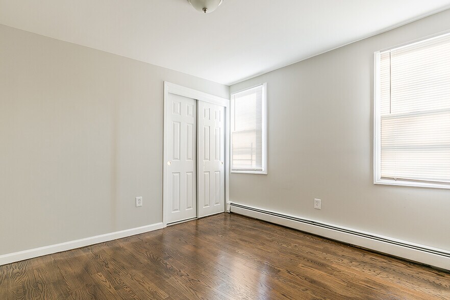 More Photos Of 16 Weldon St, Jersey City Multifamily For Sale