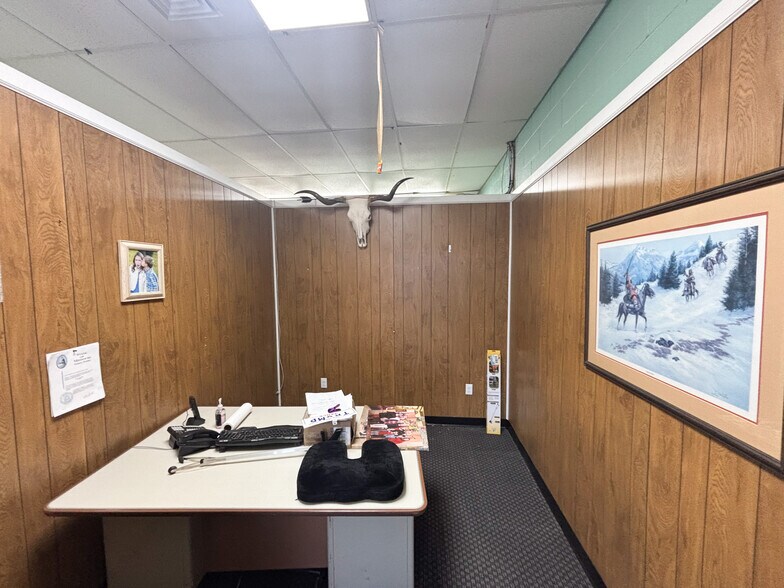 More Photos Of 304 E Jackson St, Willard Unknown For Lease