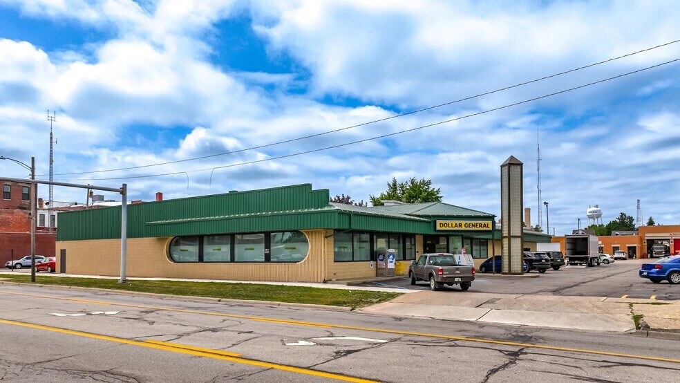 More Photos Of 211 N Wayne St, Angola Freestanding For Lease