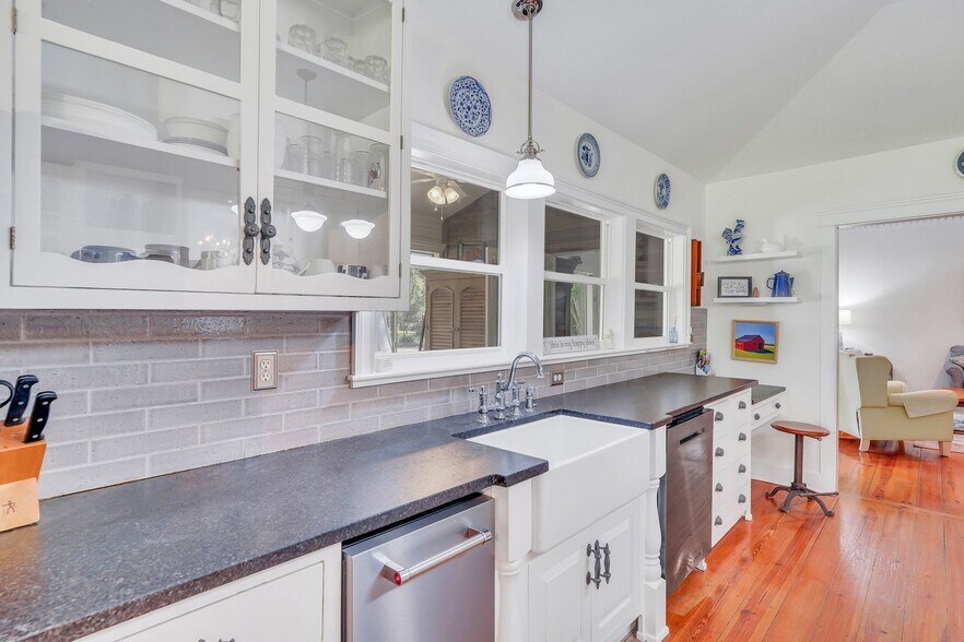 More Photos Of 1871 GA Highway 99, Brunswick Specialty For Sale