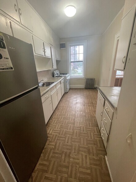 More Photos Of 4504 Parsons Blvd, Flushing Fast Food For Lease