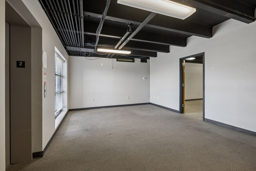 More Photos Of 1718 Charlotte Ave, Nashville Medical For Lease