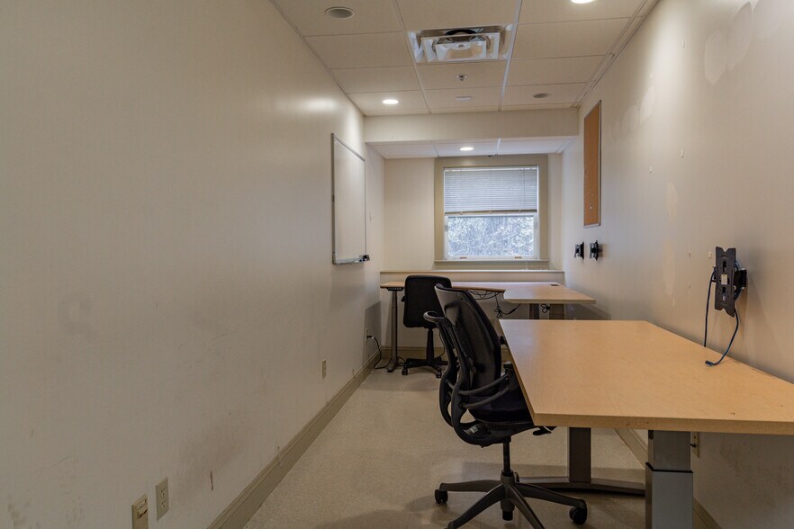 More Photos Of 25 Long Creek Dr, South Portland Medical For Sale
