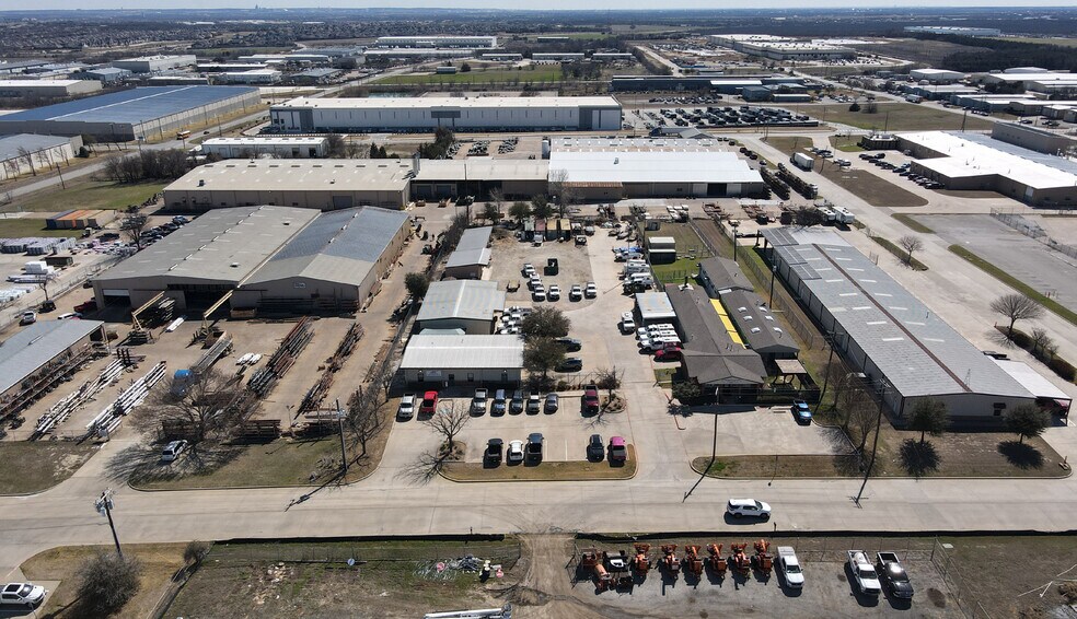 More Photos Of 405 Industrial Blvd, Mansfield Warehouse For Lease