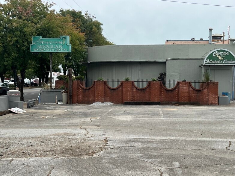 More Photos Of 1809 Broad St, Chattanooga General Retail For Sale