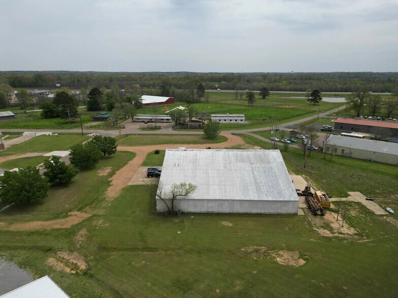 More Photos Of 158 American Way, Madison Distribution For Lease