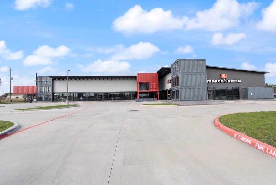 More Photos Of 9802 Antoine Dr, Houston Storefront Retail Office For Lease