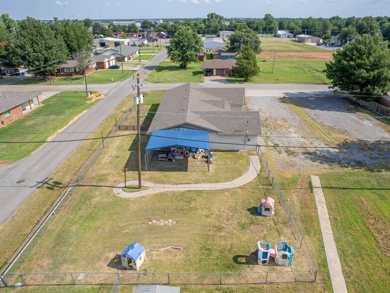 More Photos Of 1419 W London St, El Reno Religious Facility For Sale