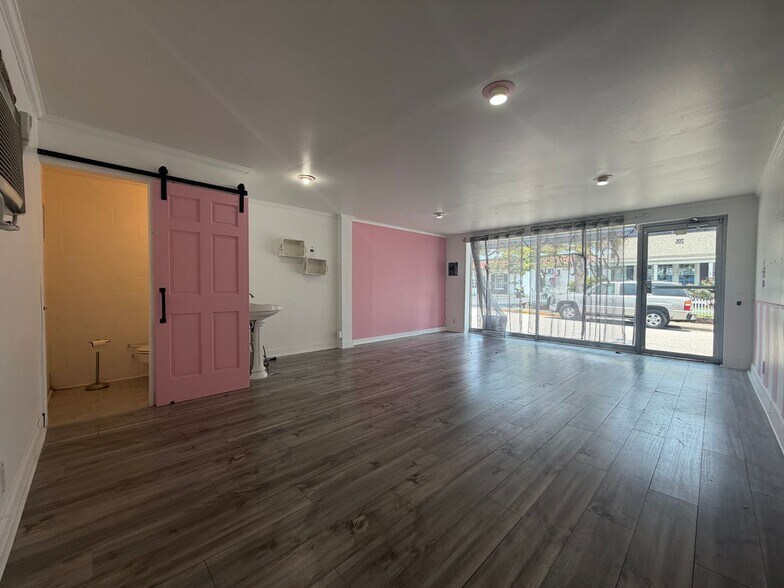 More Photos Of 205-207 Main St, Swansboro Storefront For Lease