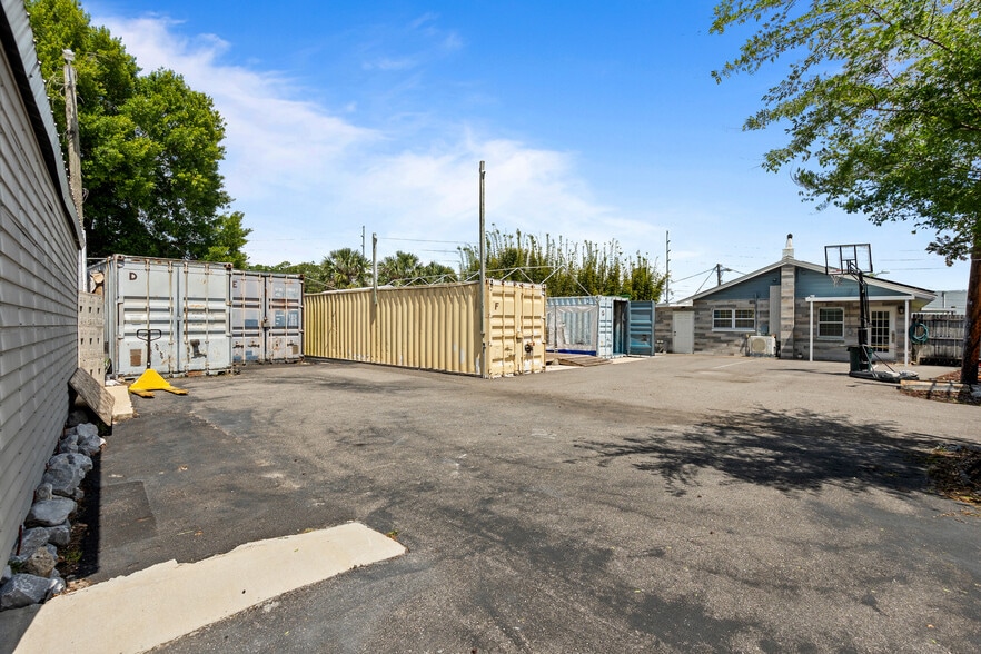 More Photos Of 5424 Edgewater Dr, Orlando Flex For Lease