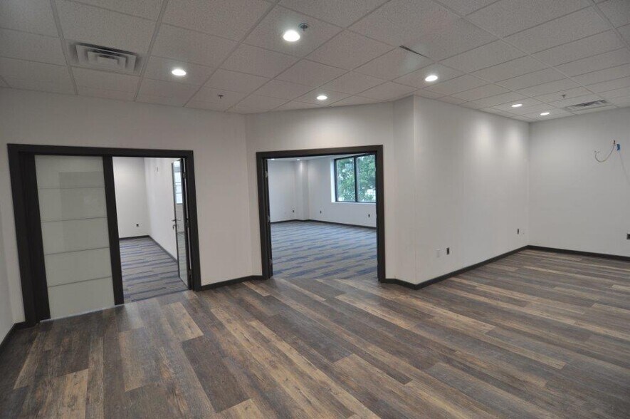 More Photos Of 520 Pennsylvania Ave, Fort Washington Office For Lease