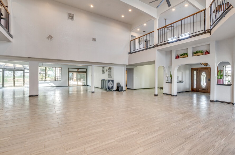 More Photos Of 151 Fox Rd, Weatherford Storefront Retail Residential For Lease