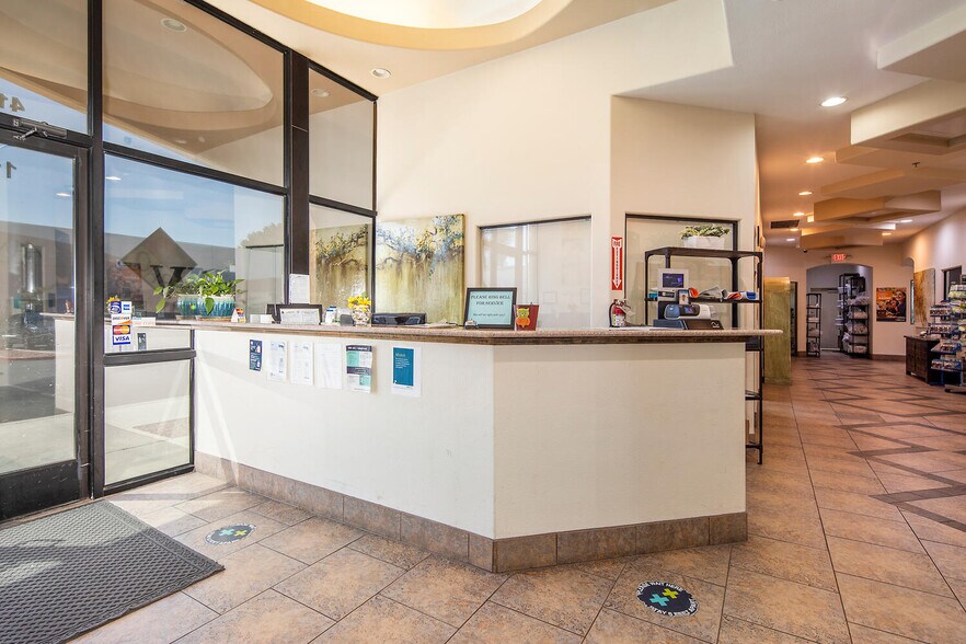 More Photos Of 4135 N Rancho Dr, Las Vegas Light Distribution For Lease