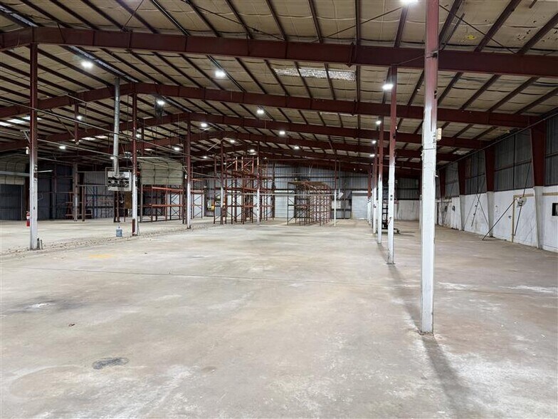 More Photos Of 4179 Vansant Rd, Douglasville Warehouse For Lease