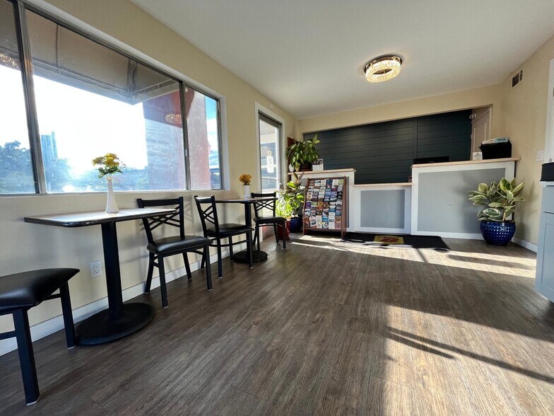 More Photos Of 30 Gilmore Rd, Red Bluff Hotel For Sale