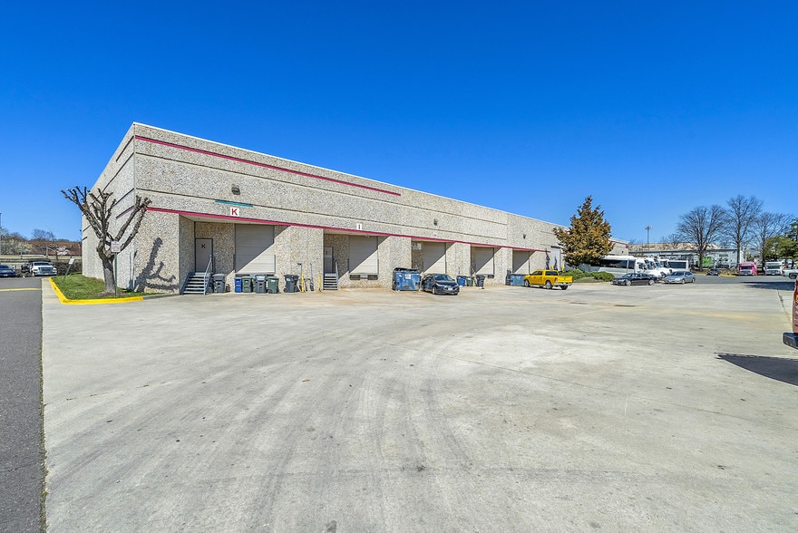 More Photos Of 8390 Terminal Rd, Lorton Flex For Sale