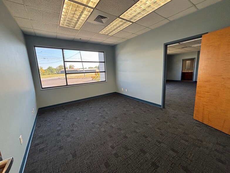 More Photos Of 186 Commerce Dr, LaGrange Industrial For Sale