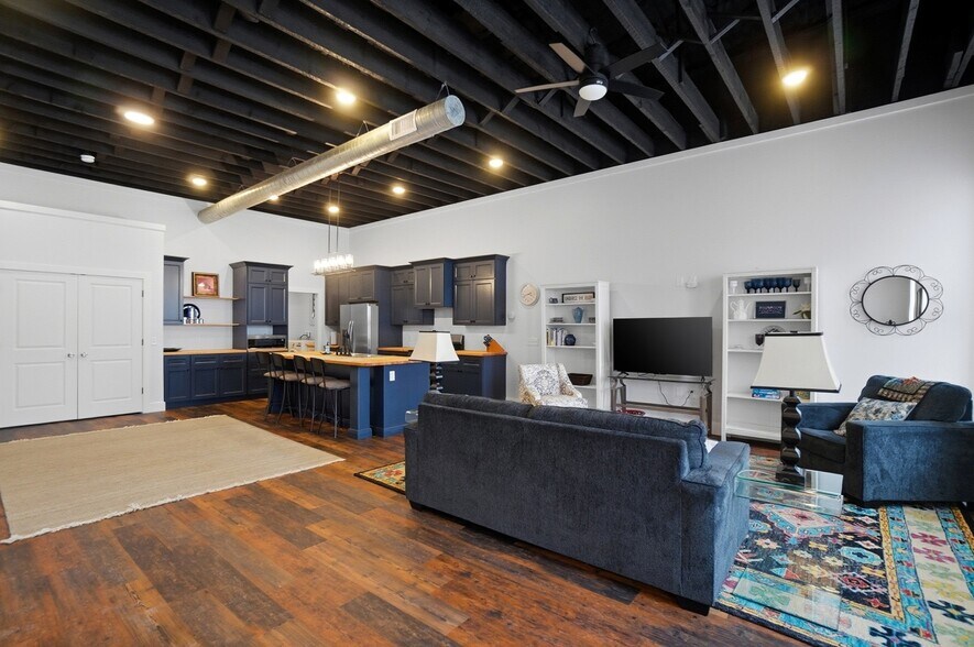 More Photos Of 110 W Main St, Deshler Storefront For Sale