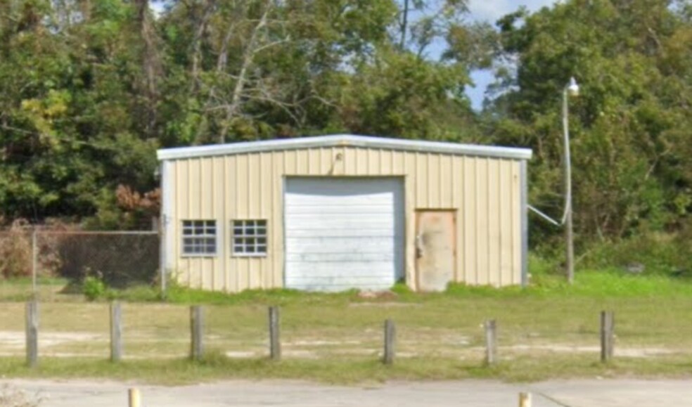 More Photos Of 717 Highway Ave, Blackshear Storefront Retail Office For Sale