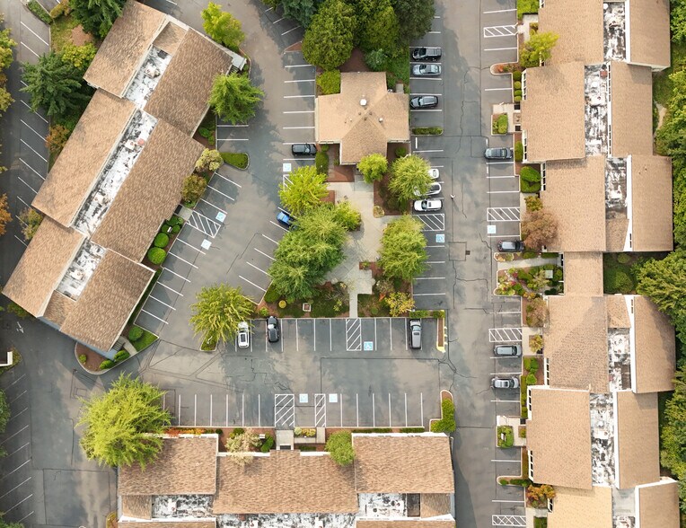 More Photos Of 1611 116th Ave NE, Bellevue Unknown For Sale