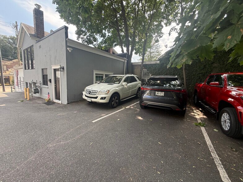 More Photos Of 251 Main St, Northport Storefront For Sale