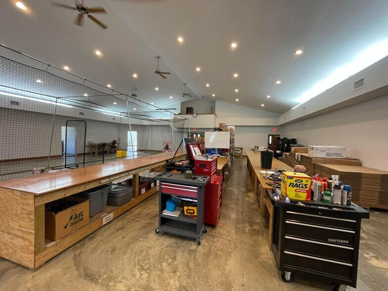 More Photos Of 15812 State Route 56 W, Mount Sterling Light Distribution For Sale