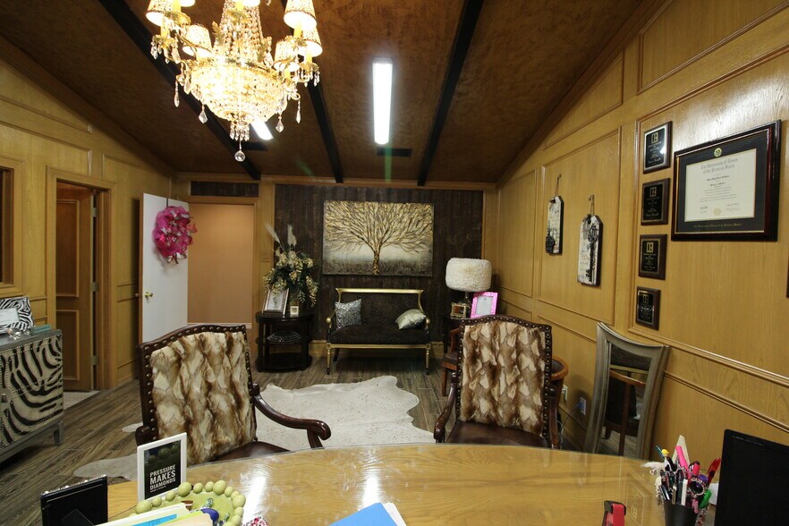 More Photos Of 1221 W University Blvd, Odessa Medical For Sale