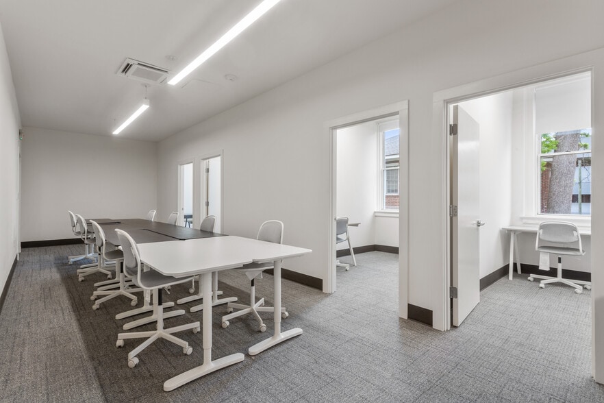 More Photos Of 312 Sycamore St, Decatur Office For Sale