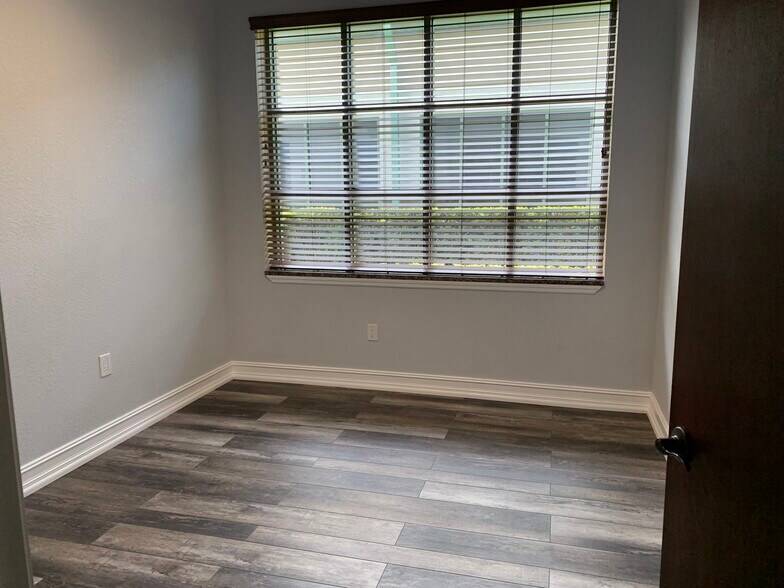 More Photos Of 3937 Tampa Rd, Oldsmar Medical For Lease