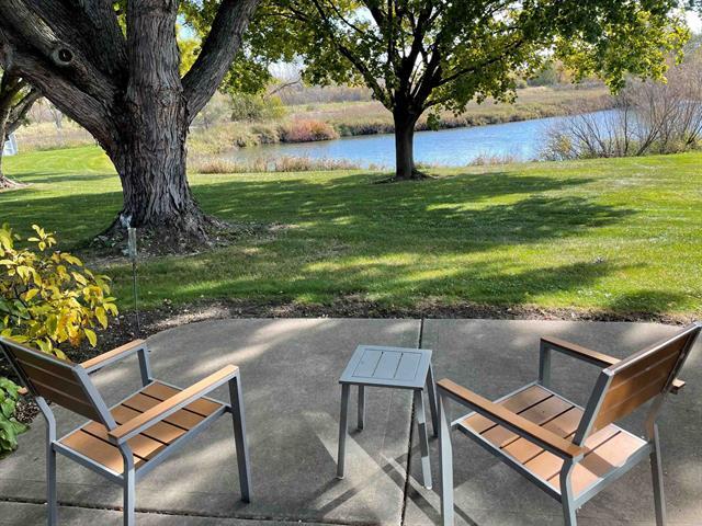 More Photos Of 6562 Lake Rd, Windsor Storefront Retail Office For Sale