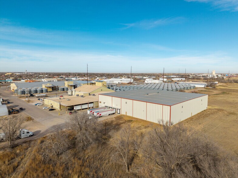 More Photos Of 225 Lawton Ave, Hereford Manufacturing For Sale