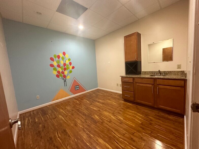 More Photos Of 1255 Commercial Dr SW, Conyers Medical For Sale