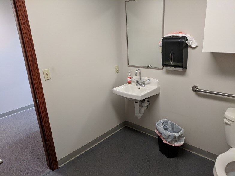 More Photos Of 36591 Center Ridge Rd, North Ridgeville Medical For Lease