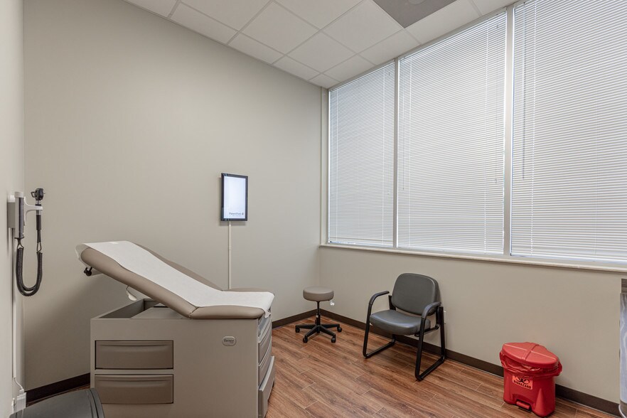 More Photos Of 16422 Stuebner Airline Rd, Spring Medical For Lease