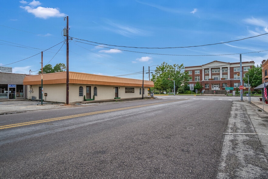 Primary Photo Of 101 S Main St, Quitman Office For Sale