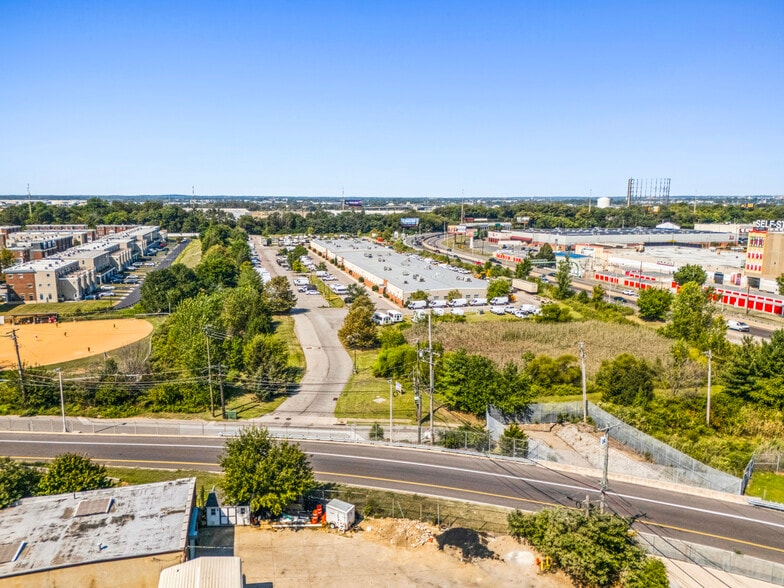 More Photos Of 3100 Penrose Ferry Rd, Philadelphia Light Manufacturing For Sale