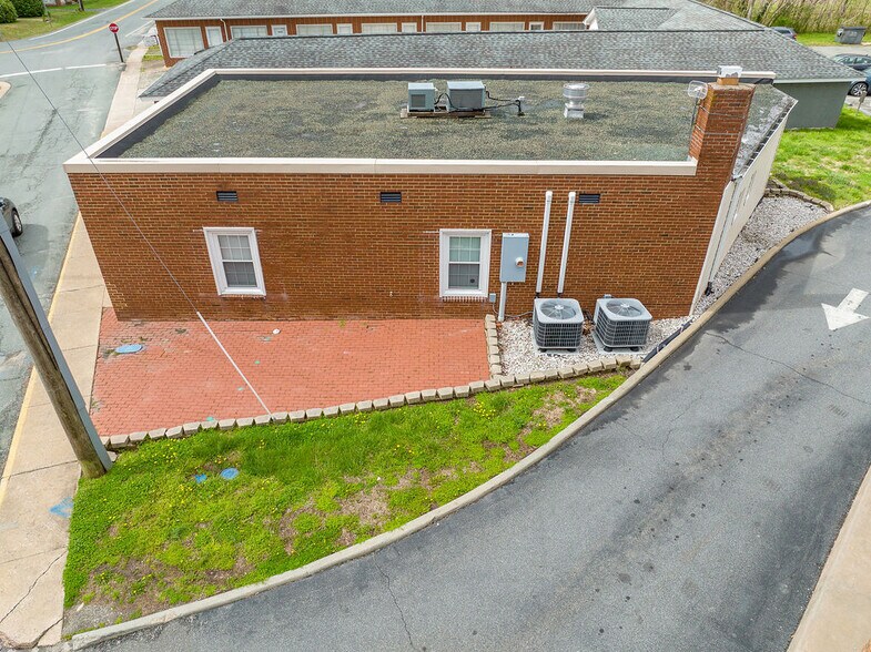More Photos Of 101 Elm Ave, Louisa General Retail For Lease