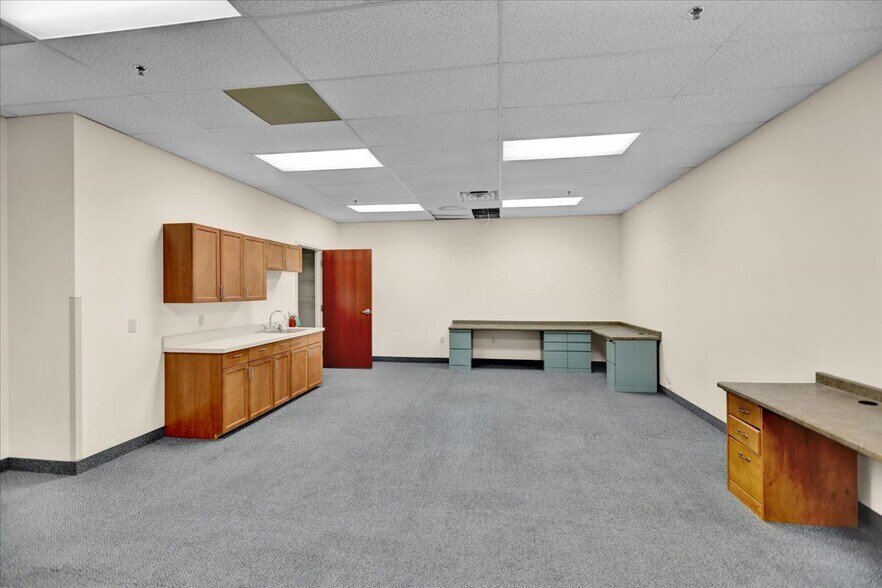 More Photos Of 1350 Broadcasting Rd, Wyomissing Medical For Lease