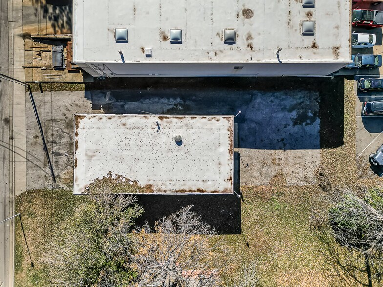 More Photos Of 6110 Merriam Ln, Shawnee Warehouse For Sale