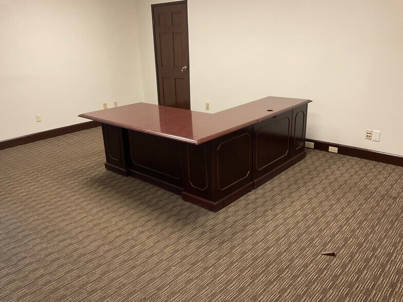 More Photos Of 303 Williams Ave SW, Huntsville Office For Lease