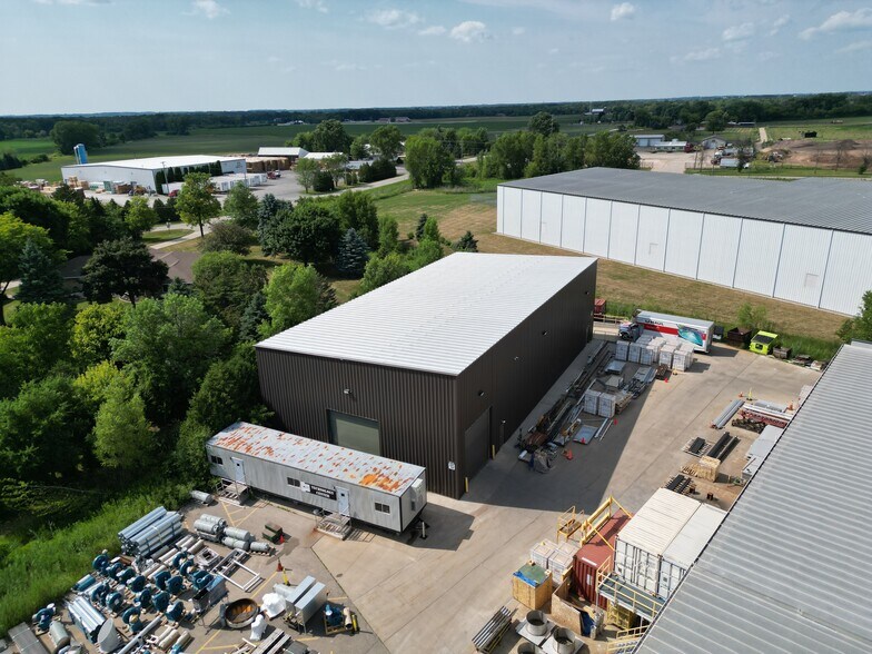 More Photos Of 2300 Northridge Dr, Kaukauna Manufacturing For Lease