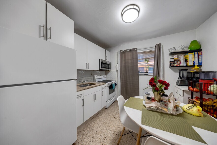 More Photos Of 1021 NW 5th St, Miami Apartments For Sale