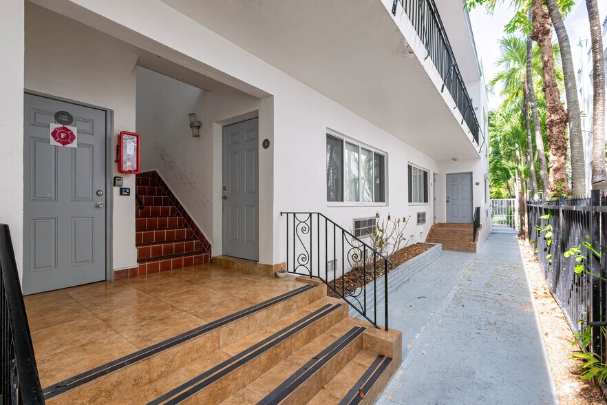 More Photos Of 1110 Pennsylvania Ave, Miami Beach Multifamily For Sale