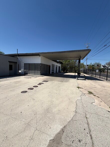 More Photos Of 1850 E Houston St, San Antonio Auto Repair For Lease