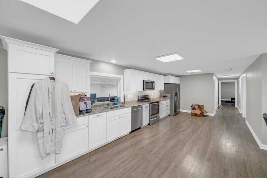 More Photos Of 2618 Eastgate Dr, Boone Industrial For Sale