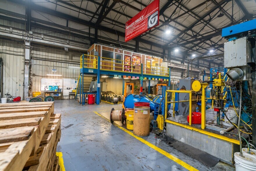 More Photos Of 621 Dana St NE, Warren Manufacturing For Lease