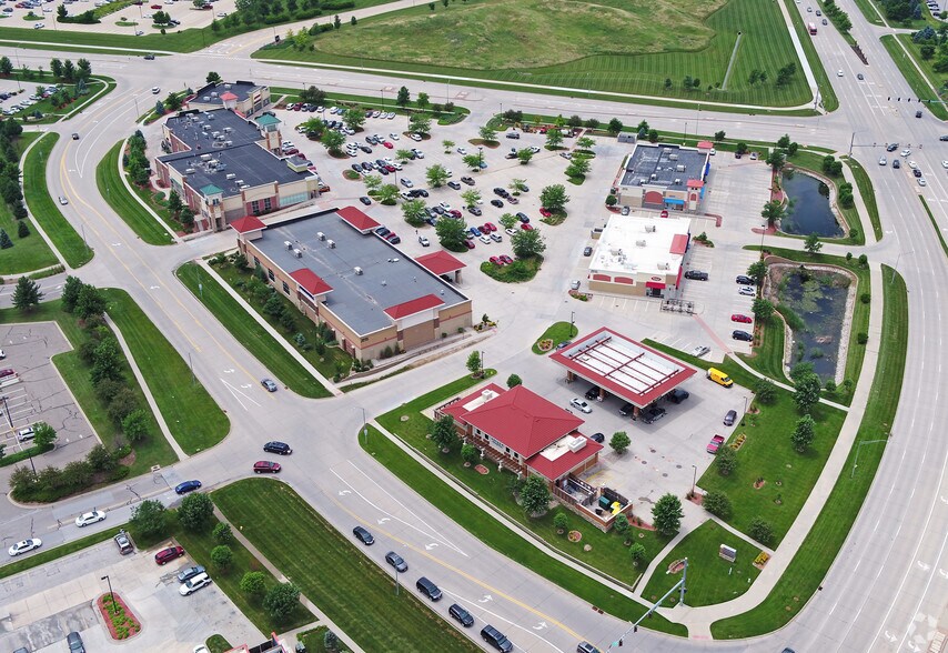 More Photos Of 6630 Mills Civic Pky, West Des Moines Freestanding For Lease