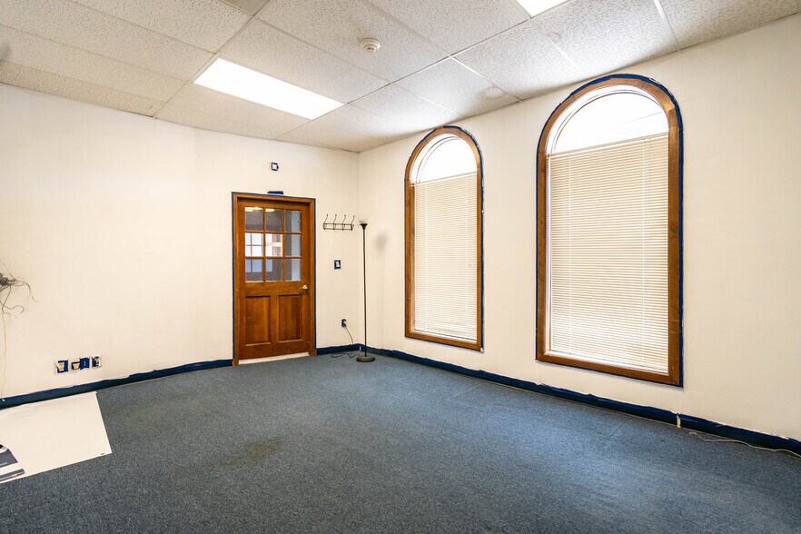 More Photos Of 11813 W 77th St, Lenexa Office For Sale